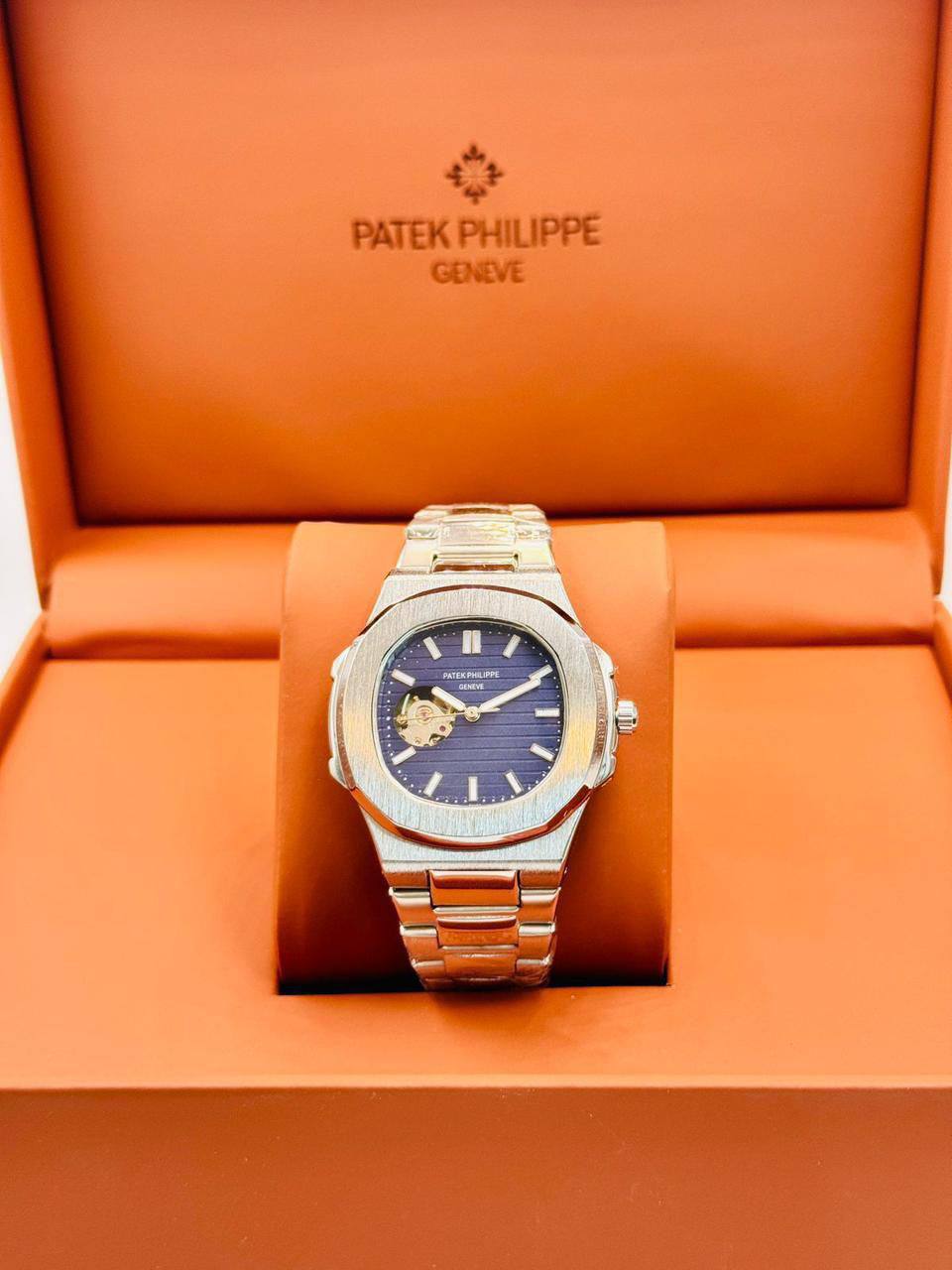 Patek Philippe men
*Automatic*
110 dhs💓

Zain08
♥️♥️♥️