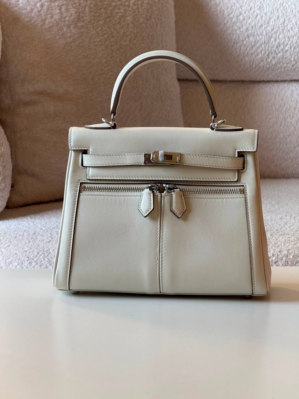 Hermes kelly 25cm💕master quality😍with box
610 dhs✅

Zain52
♥️♥️♥️