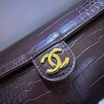 CHANEL 

NEW DESIGN 
GOOD QUALITY 
110 dhs🇦🇪🇦🇪

Zain39
♥️♥️♥️