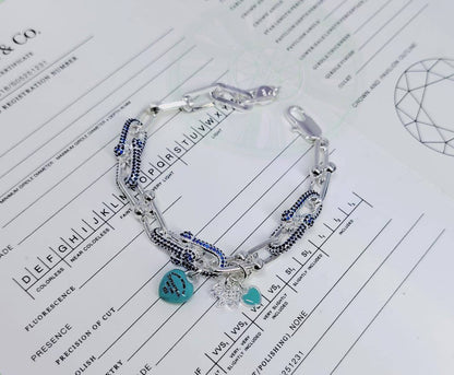 Tiffany ❤️‍🔥*
Bracelet 🦋
Master quality 💯
Non tarnish 💯
With normal boxes 🗃️ 
And paper bag 🛍️
60 dhs❣️
With master box 🗃️ 
90 dhs❣️

Zain216
♥️♥️♥️