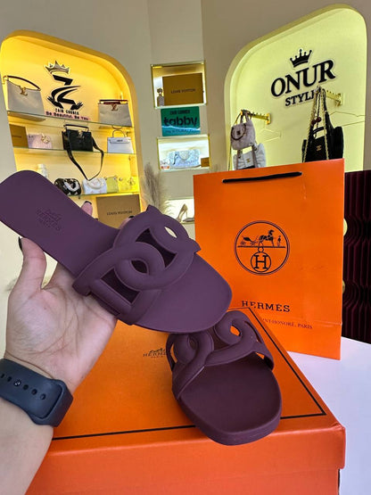 Hermes Slipper Restoke
Size 36 To 41 

85 dhs🇦🇪🇦🇪🇦🇪

Zain120 
♥️♥️♥️

Zc