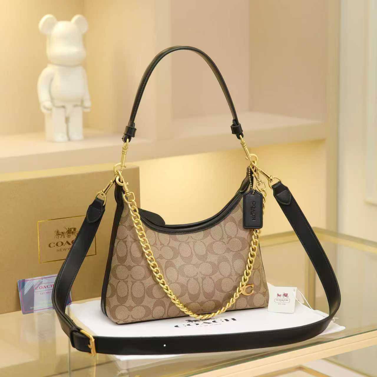Choch
 100 dhs✅ 

With box
🎁🎁🎁

Zain235
♥️♥️♥️