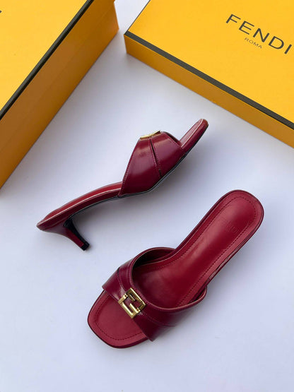 Fendi 
120 dhs🌺
Size 36-42

Zain55
💓💓💓