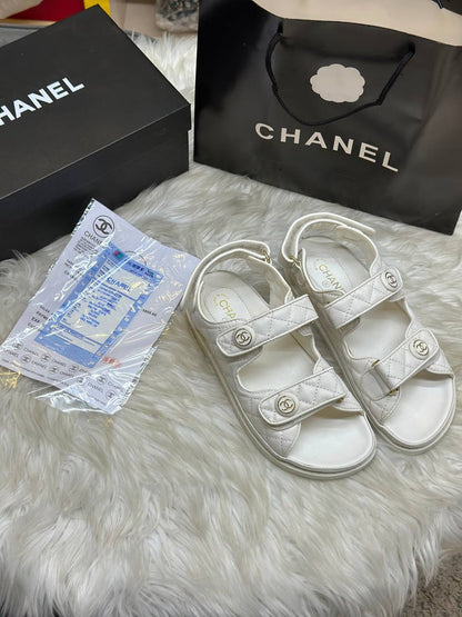 Chanel 
Size:36 to 41
120 dhs🇦🇪🇦🇪

Zain241
♥️♥️♥️