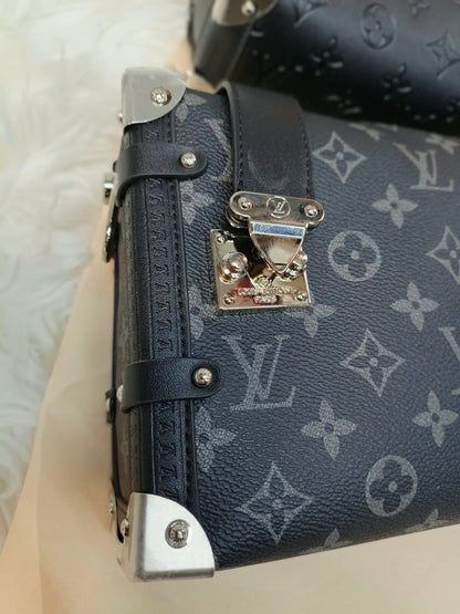 AVAILABLE 

LV 
WITH BOX 🎁 
125 dhs🇦🇪🇦🇪

Zain169
♥️♥️♥️