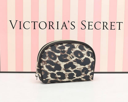Victoria's Secret 

make up 
pouch 
good quality 

30 dhs🇦🇪🇦🇪

Zain295
♥️♥️♥️