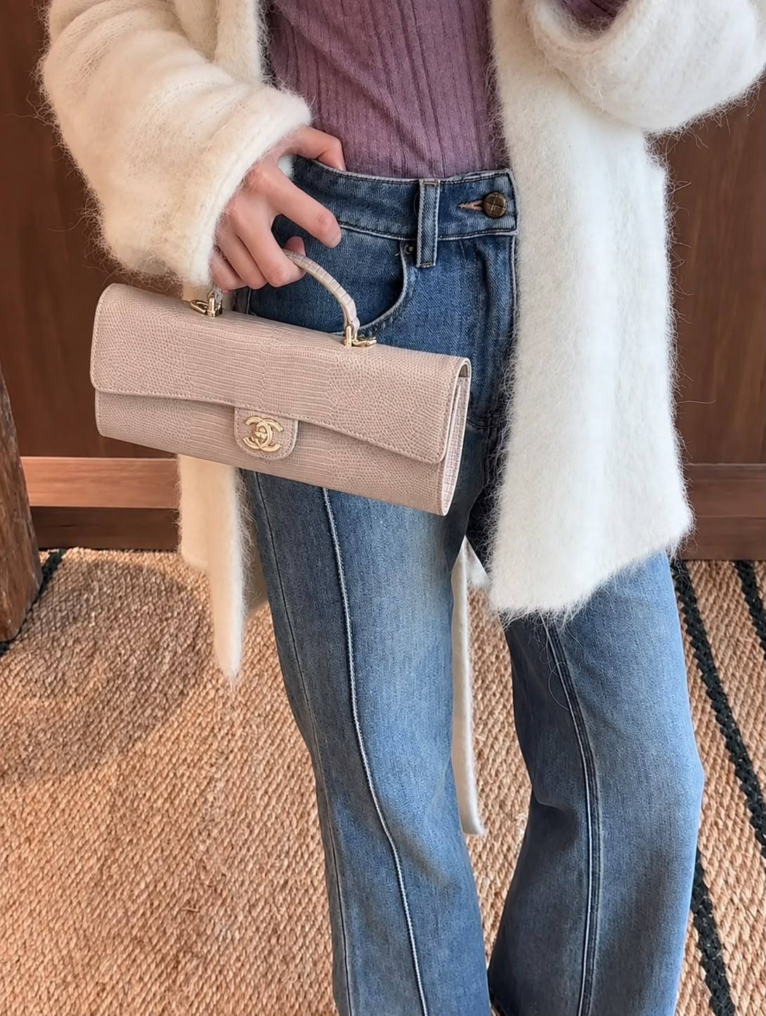 CHANEL 

NEW CAME 

GOOD QUALITY 

105 dhs🇦🇪🇦🇪

Size :25cm

Zain39
Zain295
Zain17
♥️♥️♥️