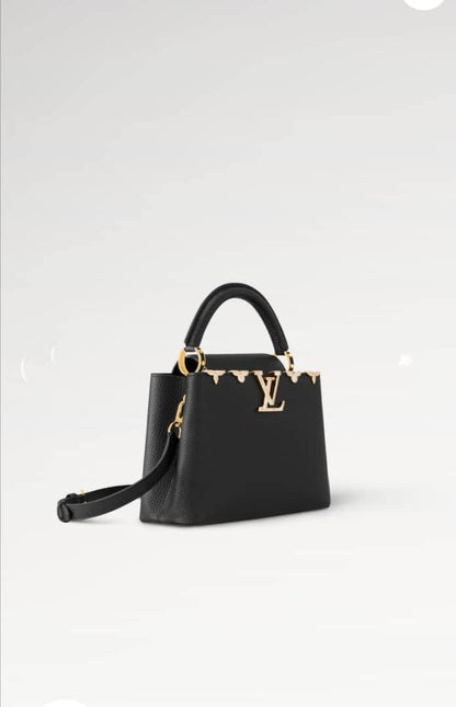 Gucci
LV
100 dhs🇦🇪🇦🇪

with box

Zain26
♥️♥️♥️
