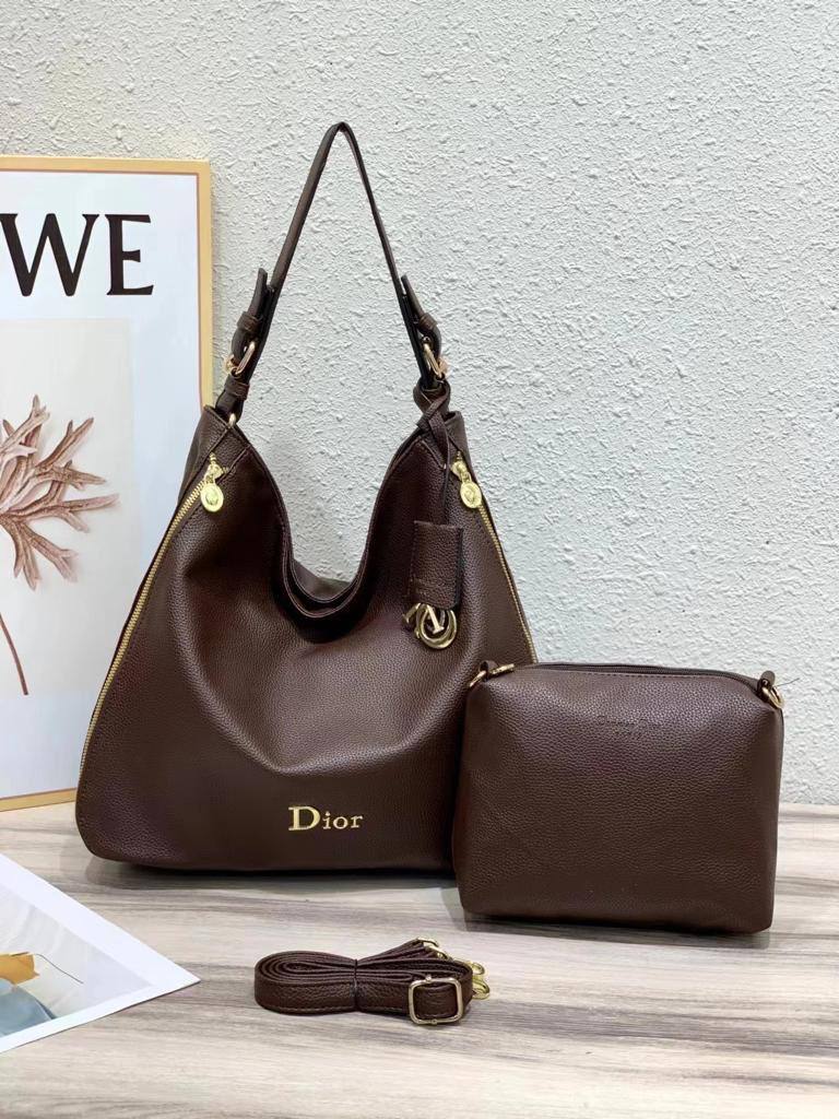 Dior 2 in 1

1⃣️ First quality

Size : 35 * 17 com
105 dhs🇦🇪🇦🇪

Zain115
♥️♥️♥️