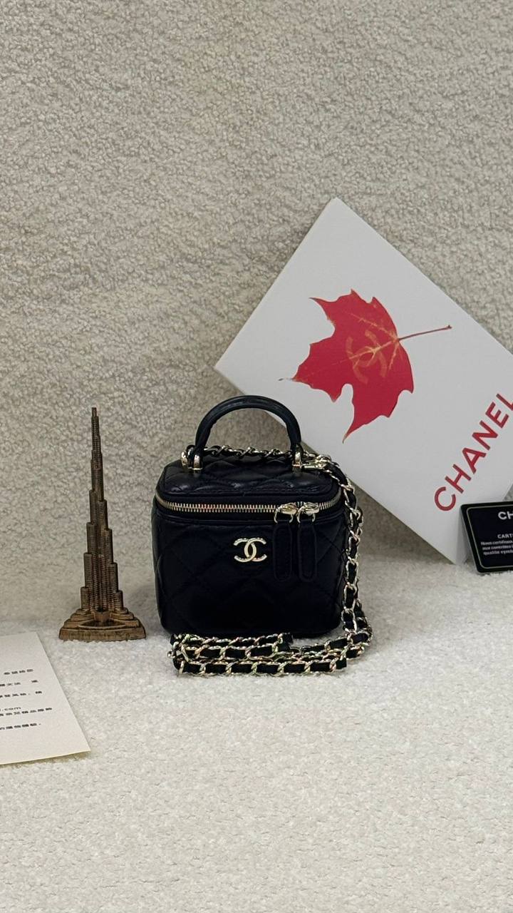 Chanel 
Master
  Micro Size Box🎁
230 dhs✅

Zain131
♥️♥️♥️