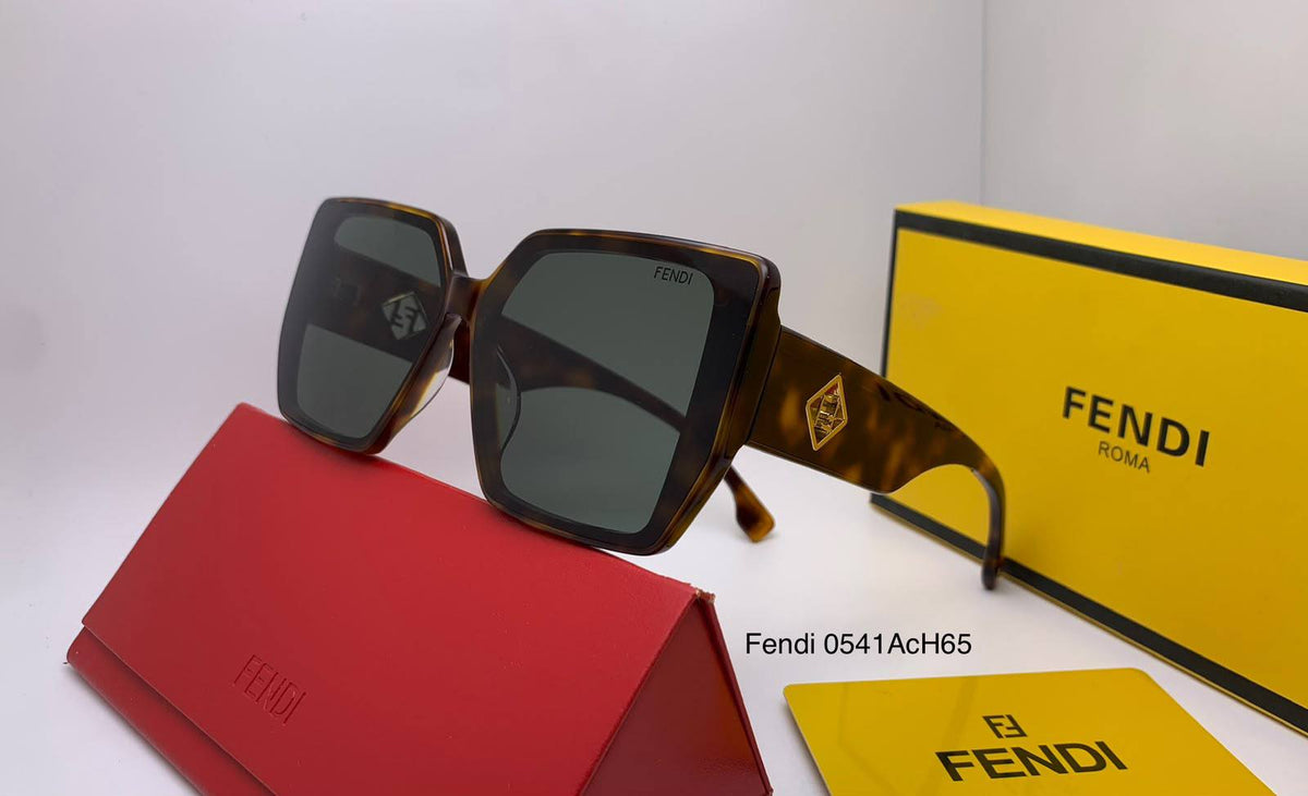Ladies

 master quality
 sunglasses

200 dhs🇦🇪🇦🇪

Zain126
♥️♥️♥️