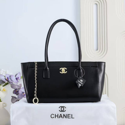 Chanel

105 dhs🇦🇪🇦🇪

size 35×13×20cm

Zain42
♥️♥️♥️