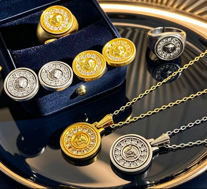 Versace set
Necklace 
Earrings 
Ring 💍 
Master quality 

125 dhs🇦🇪
normal box 📦

Zain48
♥️♥️♥️