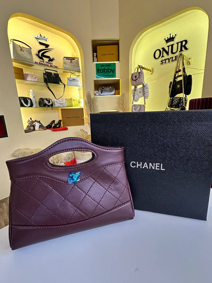 Chanel

95 dhs
With box

Zain143
♥️♥️♥️

Zc