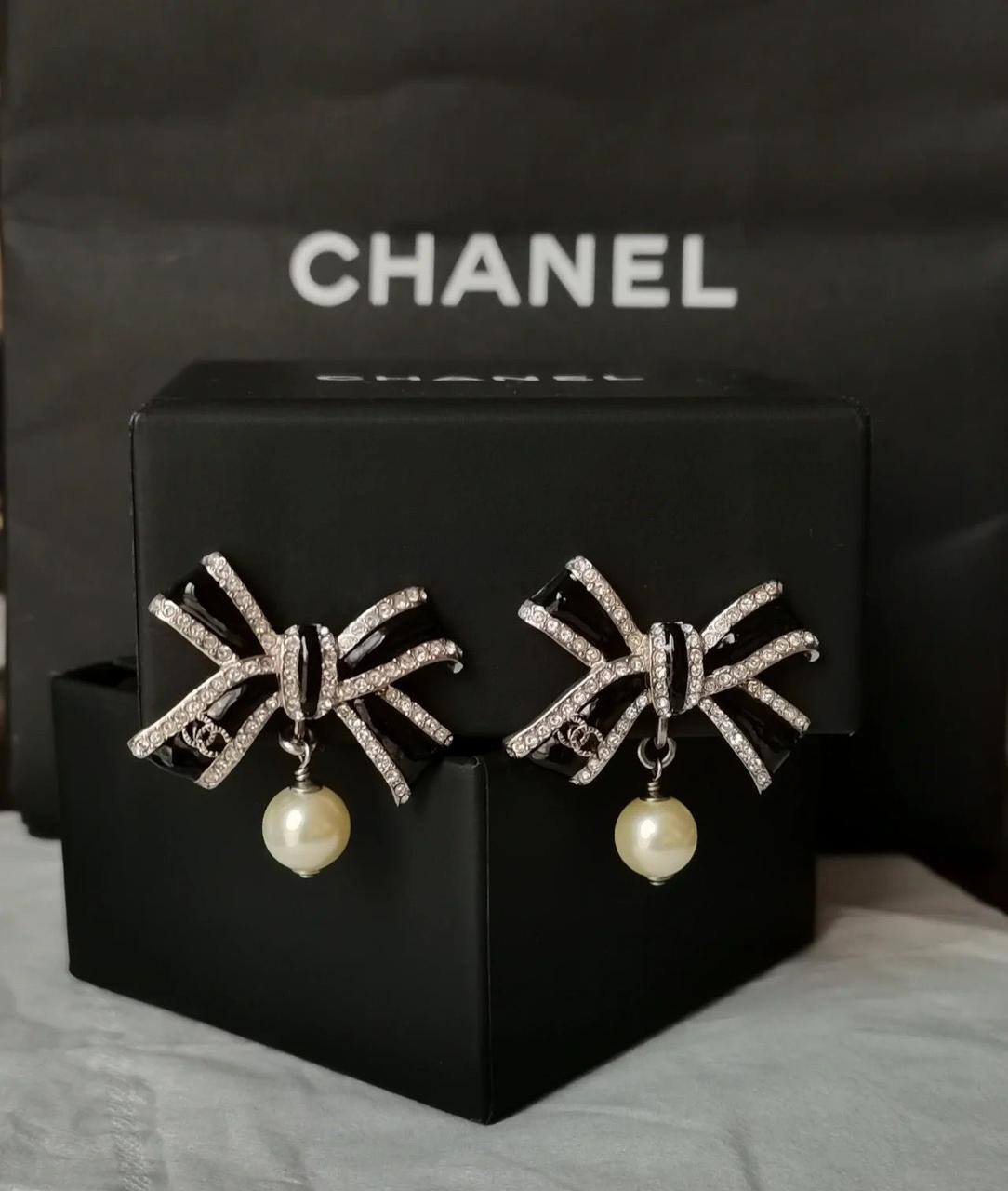 Chanel Set 🌿
Necklace 
Earrings 
Bracelet 

Master quality ❤️
130 dhs🪙
normal box 📦

Zain48
♥️♥️♥️