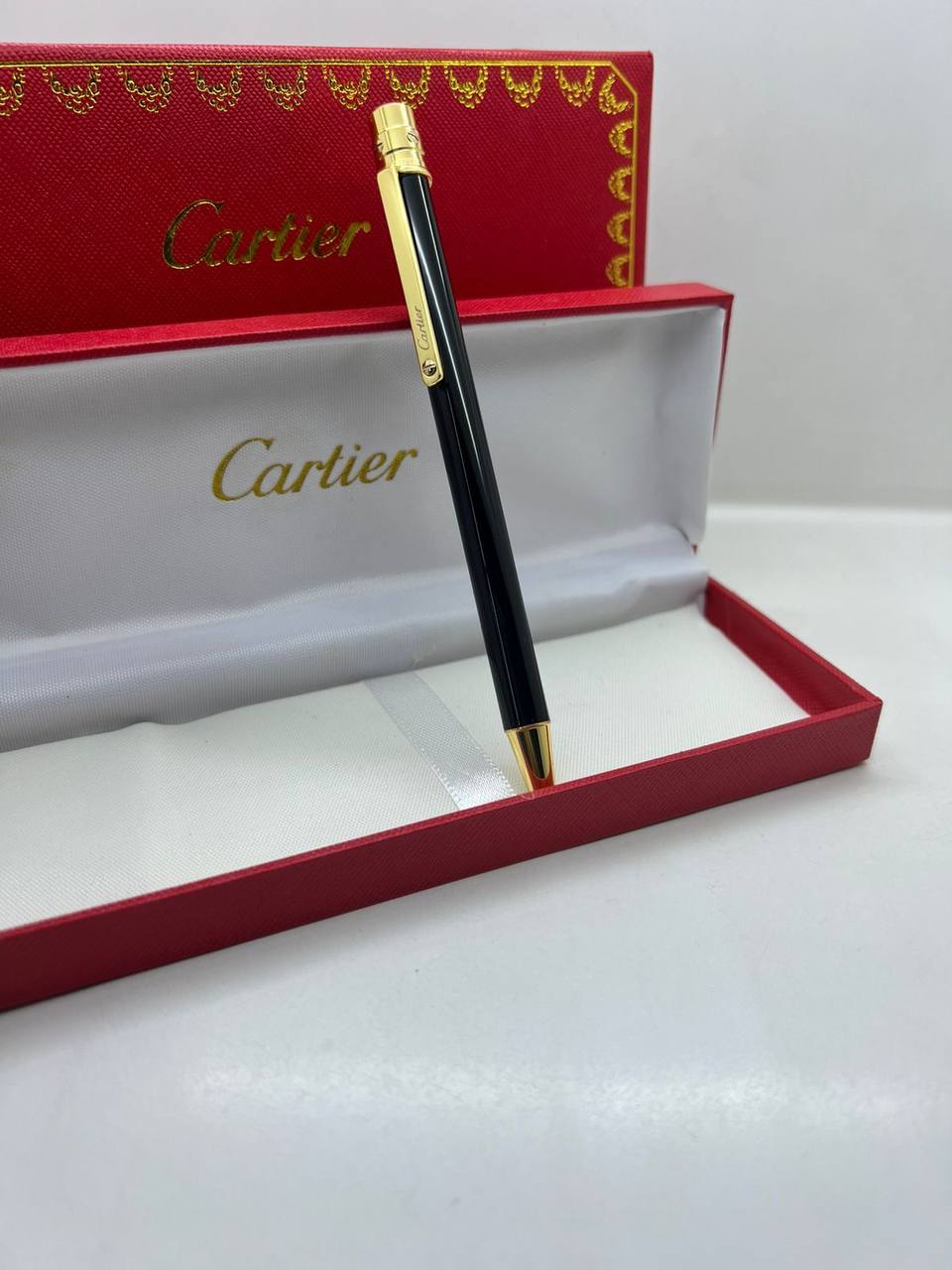 Cartier Pen
very good quality 
65 dhs✅

Zain182
♥️♥️♥️