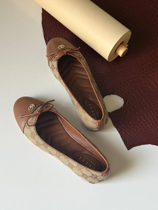 Chanel
Super Master
Size 36 to 41
410 dhs✅

Zain288
♥️♥️♥️