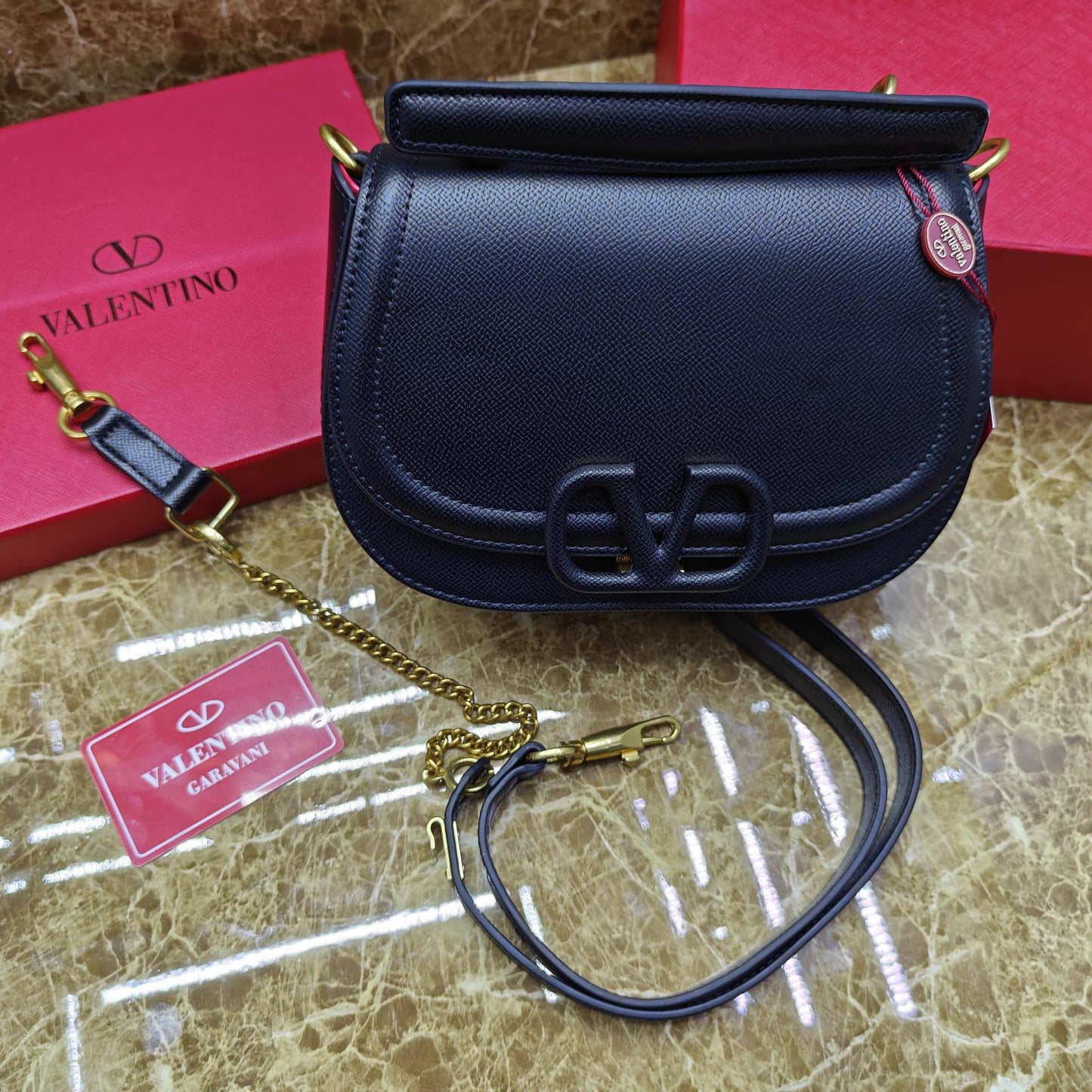 Valentino 
115 dhs🗽 

with box
🎁🎁🎁

Zain235
♥️♥️♥️
