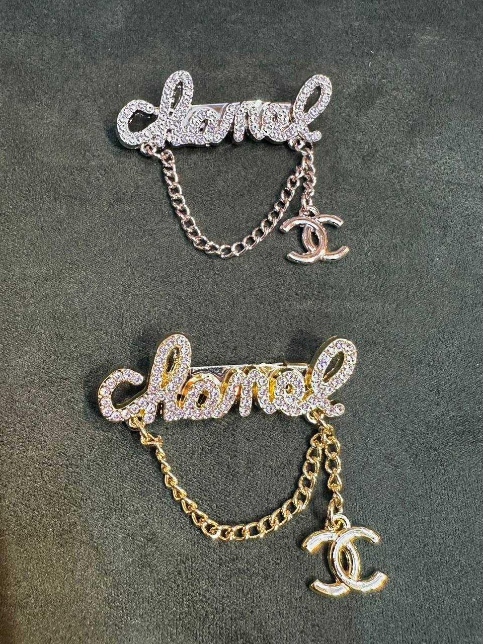 New arrival branded Brooches 

30 dhs🪙🌨️
40 dhs🪙🌨️

pc with branded box and paper bag🎁🎁🎁

Zain243
♥️♥️♥️