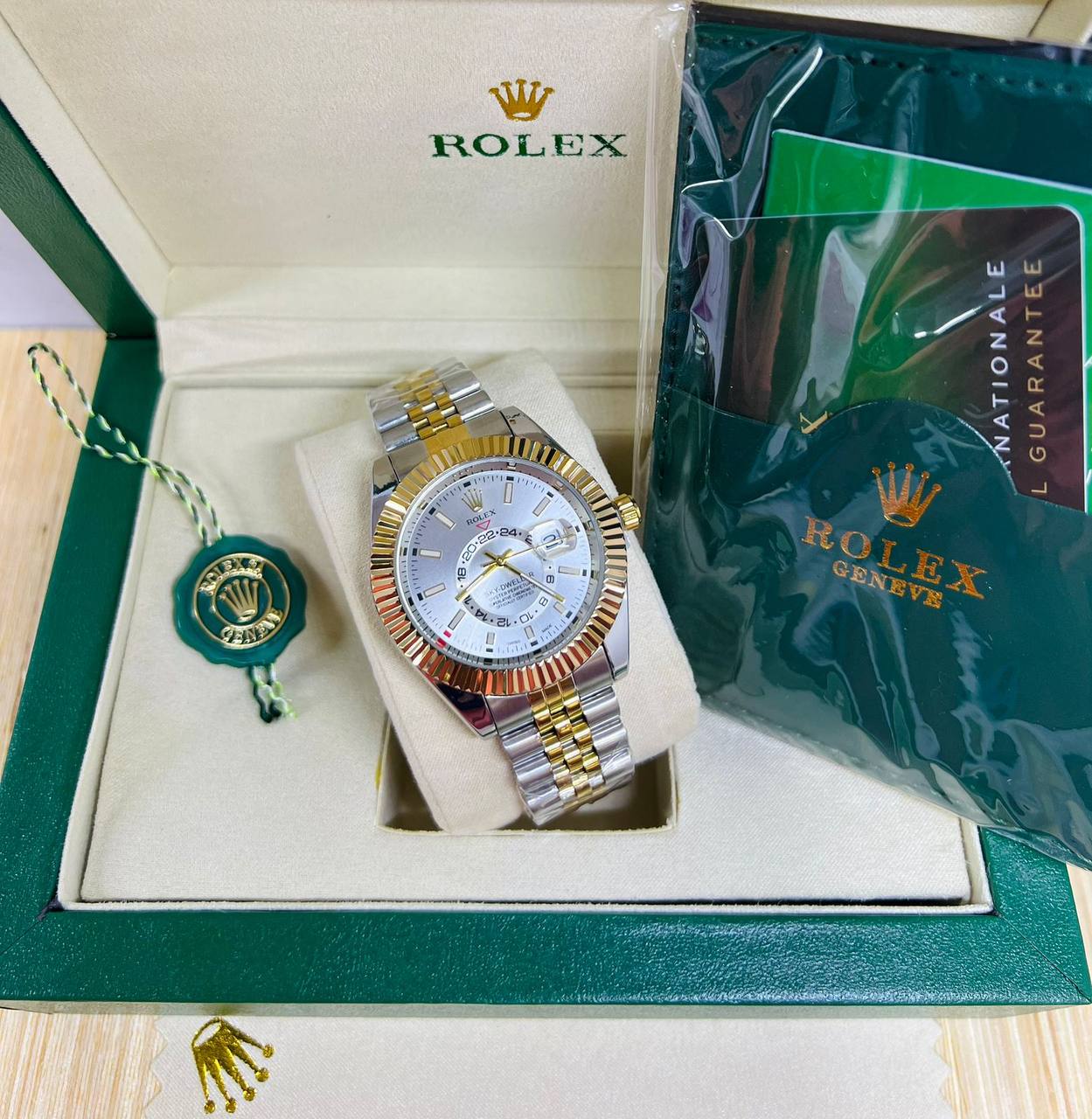 Omega - Rolex - Bvlagri
70 dhs🪙💕

Zain37
♥️♥️♥️