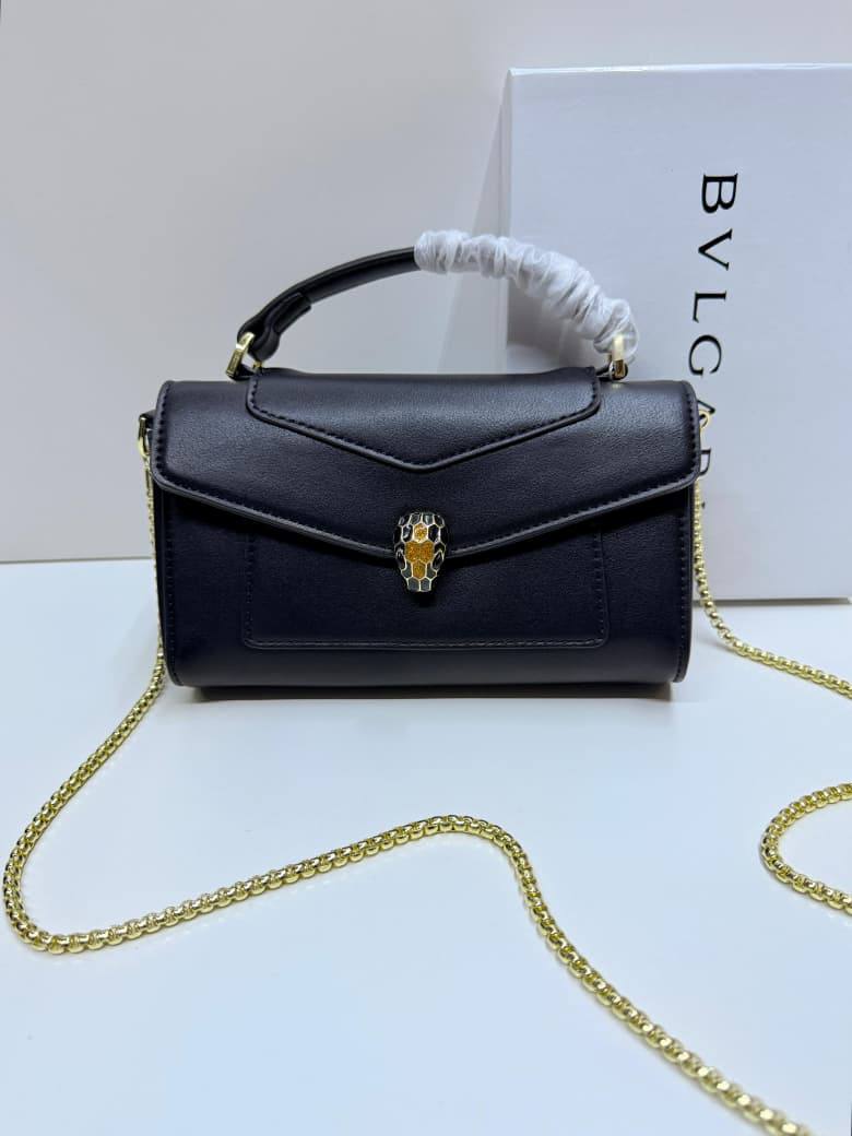 Bvlgari
110 dhs💓
with box
🎁🎁🎁

size 19×5×10cm

Zain213
♥️♥️♥️