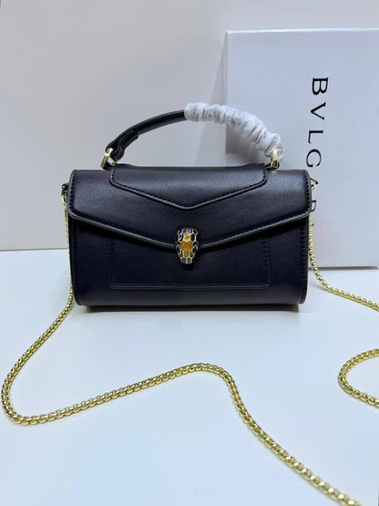 Bvlgari
110 dhs💓
with box
🎁🎁🎁

size 19×5×10cm

Zain213
♥️♥️♥️