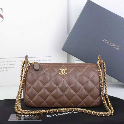 💗 Chanel 26C
1⃣️ First quality +🎁
Size : 23 * 13 * 7 cm
90 dhs✅
with box🎁

Zain115
♥️♥️♥️