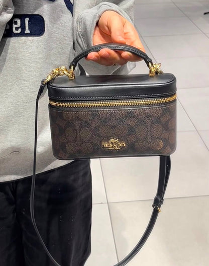 COACH NEW CAME HIGH QUALITY WITH BOX  
110 dhs🇦🇪🇦🇪

Zain295
♥️♥️♥️