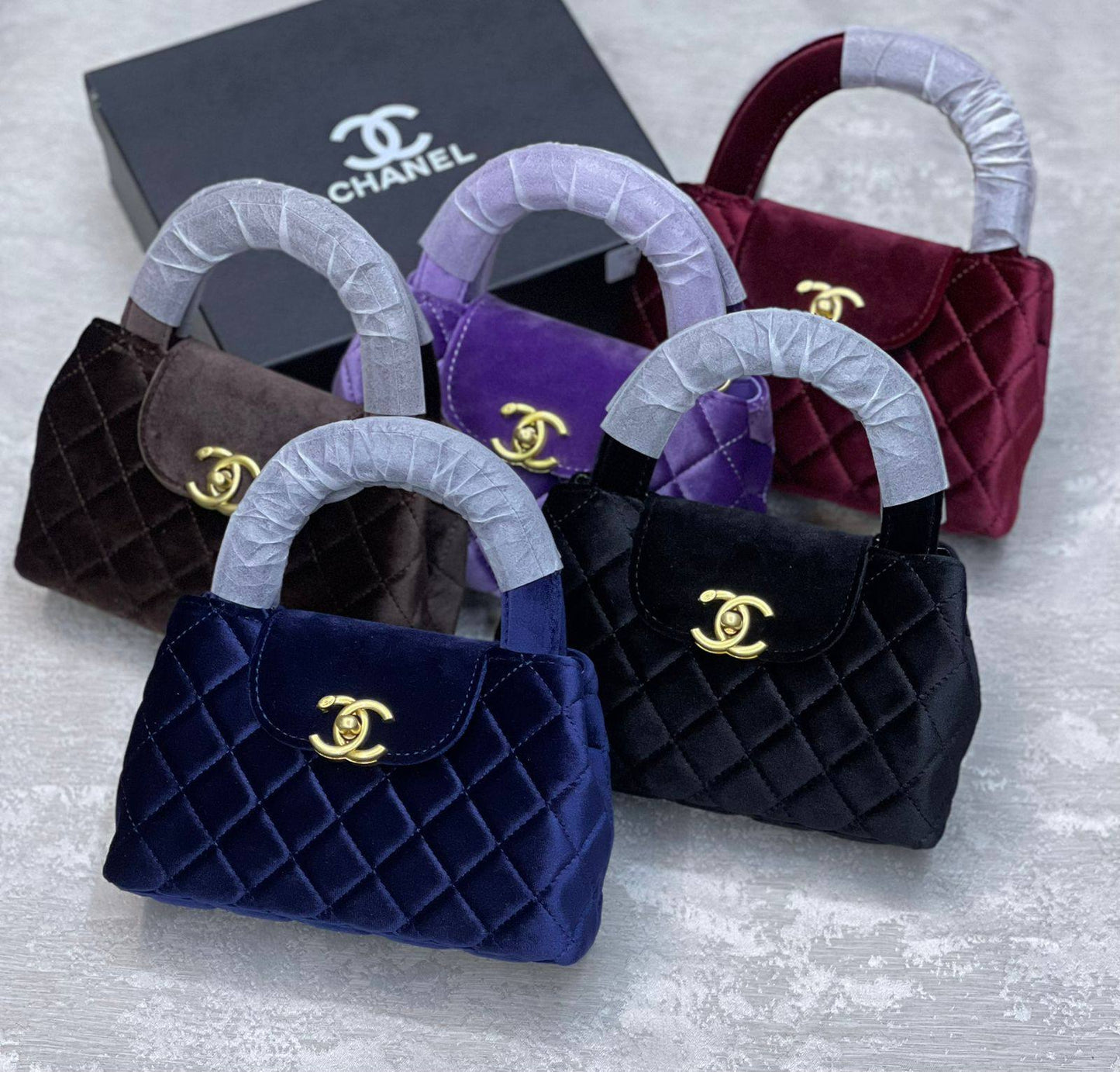 Chanel

With box
🎁🎁🎁

100 dhs🗽

Zain175
♥️♥️♥️