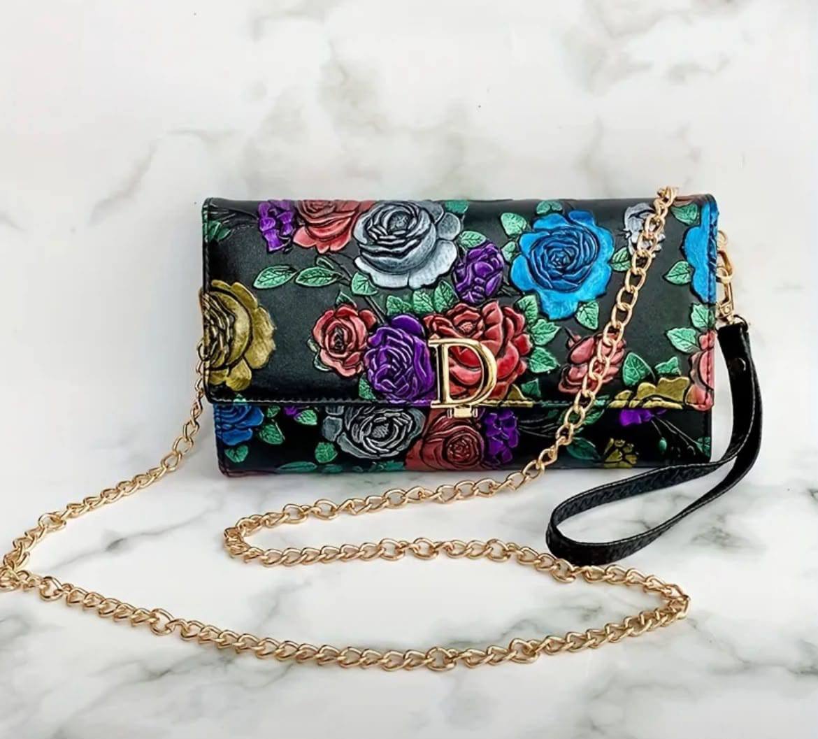 Dior
105 dhs🇦🇪🇦🇪 
with box high quality

Zain21
♥️♥️♥️