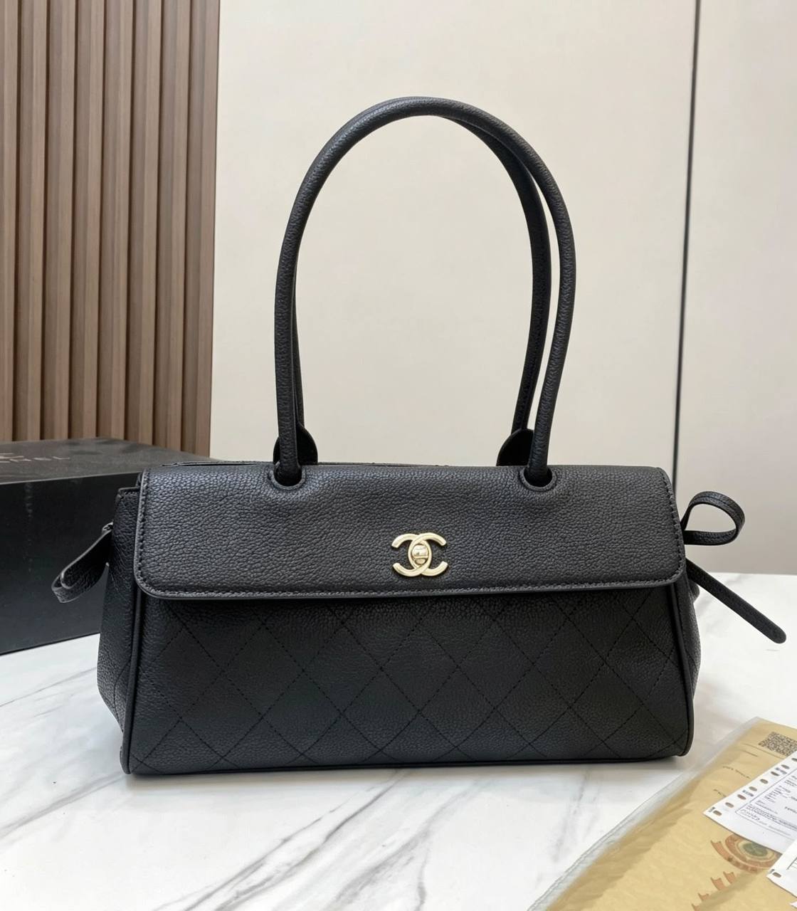 CHANEL 

NEW CAME 
MEDUIM SIZE 

GOOD QUALITY 
120 dhs🇦🇪🇦🇪

Zain39
♥️♥️♥️