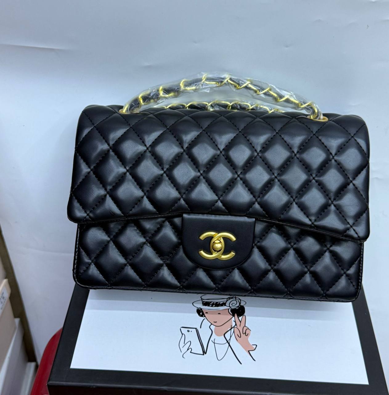Chanel 
New arrival 
Size 25cm
110 dhs💓
With box 📦

Zain70
♥️♥️♥️