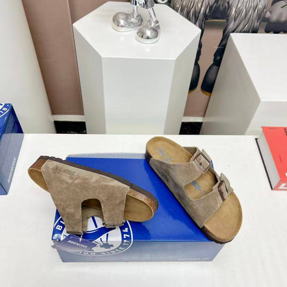 Birkenstock
size 36-42 
120 dhs🪙🌨️

Zain57
♥️♥️♥️