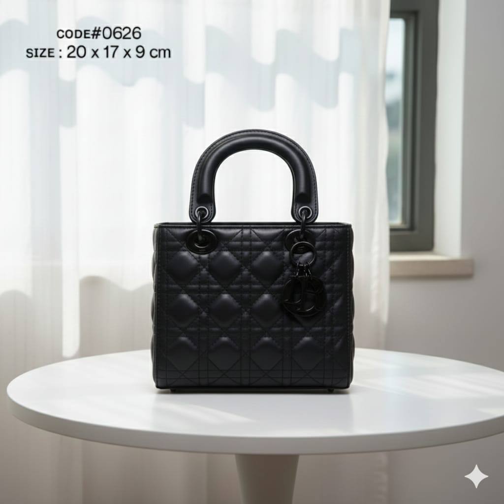 CHRISTIAN LADY DIOR
ᴍᴀᴛᴛᴇ ʟᴇᴀᴛʜᴇʀ ᴍᴀᴛᴇʀɪᴀʟ
ᴡɪᴛʜ ʟᴏɴɢ ʙᴇʟᴛ sᴛʀᴀᴘ
sɪᴢᴇ : 20 cm

70 dhs🪙🌨️

Zain31
♥️♥️♥️