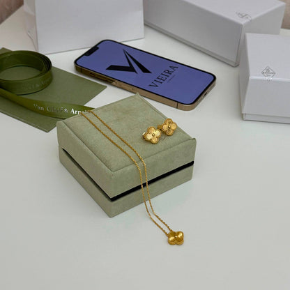 130VCA SET 
necklaces 😍
 Earring✨
With normal boxes 🗃️ 
130 dhs✅

With master box 📦 
160 dhs✅

Zain216
♥️♥️♥️