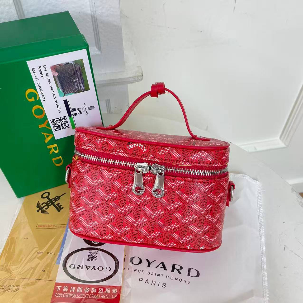 GROYRD

90 dhs🪙🌨️

Size    18×11.5x9cm
withbox  
🎁🎁🎁

Zain04
♥️♥️♥️
