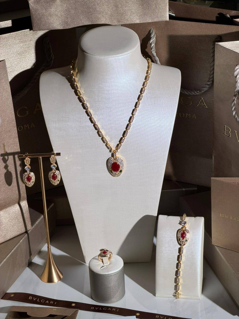 BVlGARI
New Collection 😍
Quality: Super Master 
Non -Tarnish color
For Price 👇 WTSP Text Zain 0568585901

Zain268
♥️♥️♥️