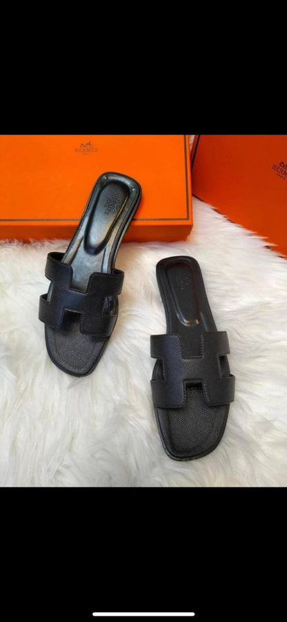 Hermes
Size 36-42 
100 dhs🇦🇪🇦🇪

Zain132
♥️♥️♥️