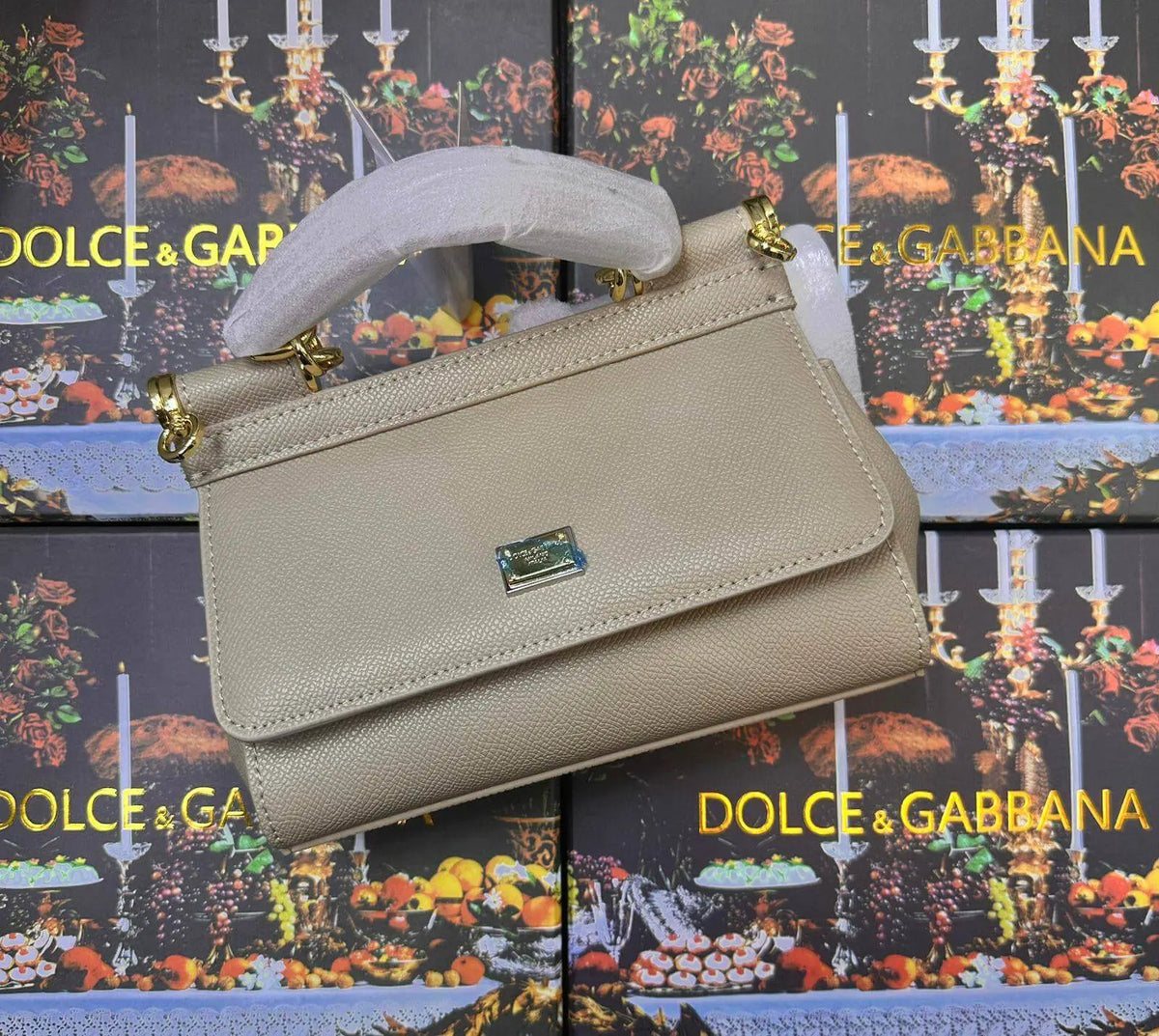 Valentino - JW PEI - BOTTEGA - D&G - PRADA - PATEK - Chanel - Fendi - Dior - MK - Loro Piana - LV - Aquazzura - Jimmy Choo - Christian Louboutin - Van Cleef - APM - Rolex - Cartier - Hermes - Gucci - Polene - ALO - Coach - Loewe - Adidas - Nike - YSL - QC