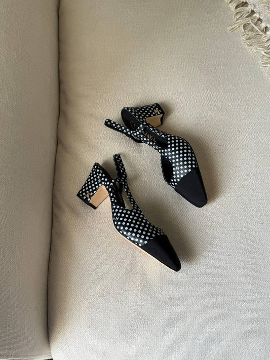 Chanel
AAA Quality
Size 36 to 41
450 dhs✅

Zain288
♥️♥️♥️