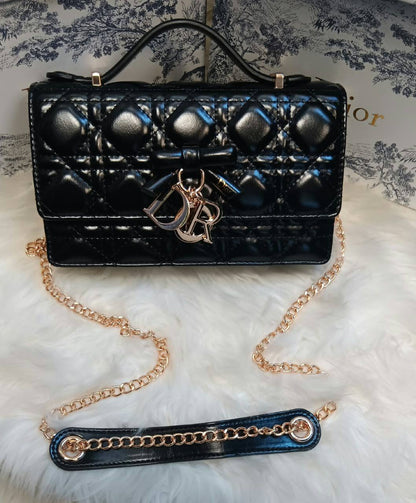 Dior

New arrival 
22cm
120 dhs🇦🇪🇦🇪

with box

Zain118
♥️♥️♥️