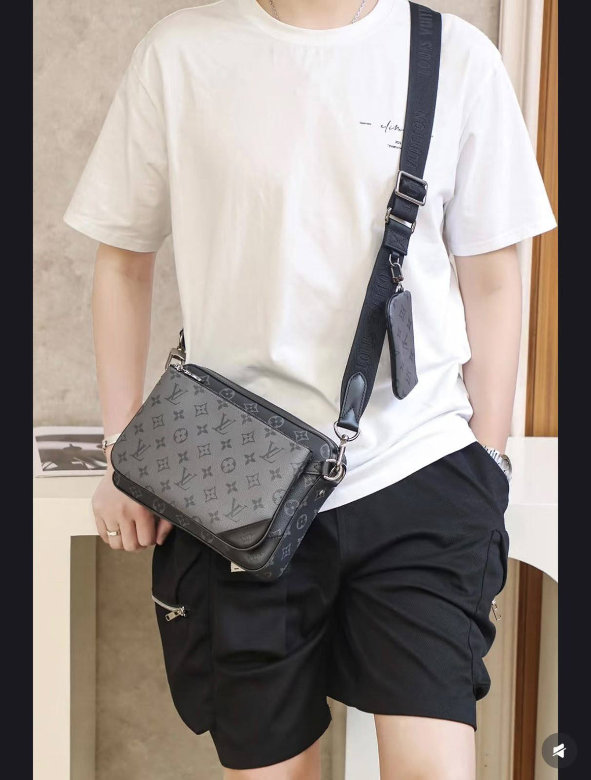 Lv

COPY ONE
 FOR MEN SLING BAG

215 dhs🇦🇪🇦🇪

Zain295
♥️♥️♥️