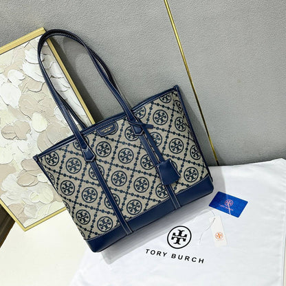 TORY BURCH 
GOOD QUALITY 
100 dhs🇦🇪🇦🇪

Zain295
♥️♥️♥️