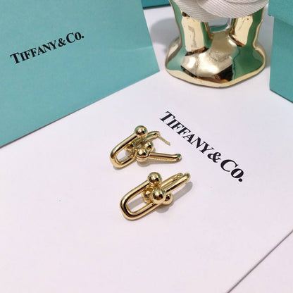 Tiffany ❤️‍🔥*
Earring 💥
Master quality 💯
With normal boxes 🗃️ 
45 dhs✅
With master box 📦 
80 dhs✅

Zain216
♥️♥️♥️