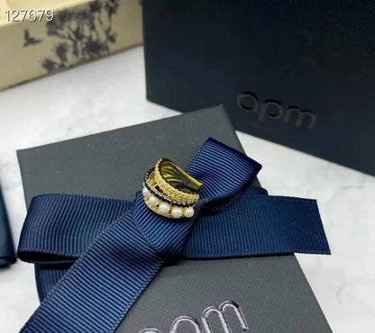 Apm 😍*
Earring 🦋
Master quality 💯
With normal boxes 🗃️ 
65 dhs🇦🇪🇦🇪

With master box 📦 
80 dhs🇦🇪🇦🇪

Zain216
♥️♥️♥️