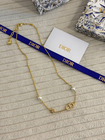 DIOR 🤍
* ⁠↗️ *Super Master Quality ®️*⬆️
* DIOR Petit CD with Stone & Pearl PENDANT , EARINGS & BRACLET

*260 dhs✅* with *Normal* Box and Bag
*280 dhs✅* with *Orignal* Packaging 🎁

Zain209
♥️♥️♥️