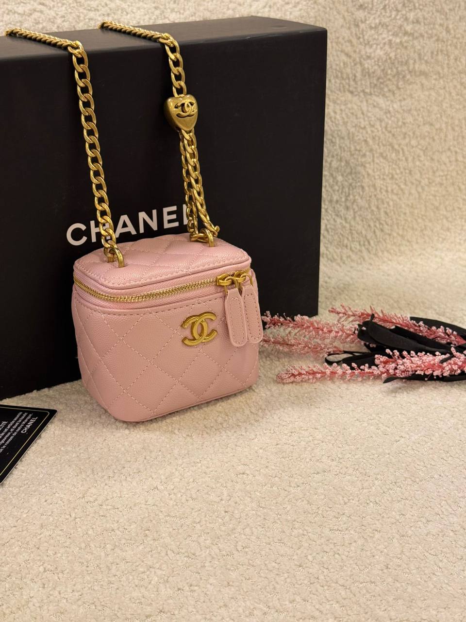 Chanel 
Master🌺🌺
  Micro Size Box
230 dhs✅

Zain131
♥️♥️♥️