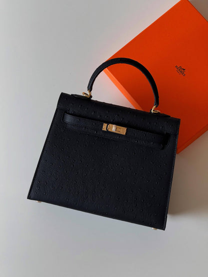 Hermes
kelly 25cm💕master quality😍

with box❤️
🎁🎁🎁

400 dhs❤️💚❤️

Zain52
♥️♥️♥️