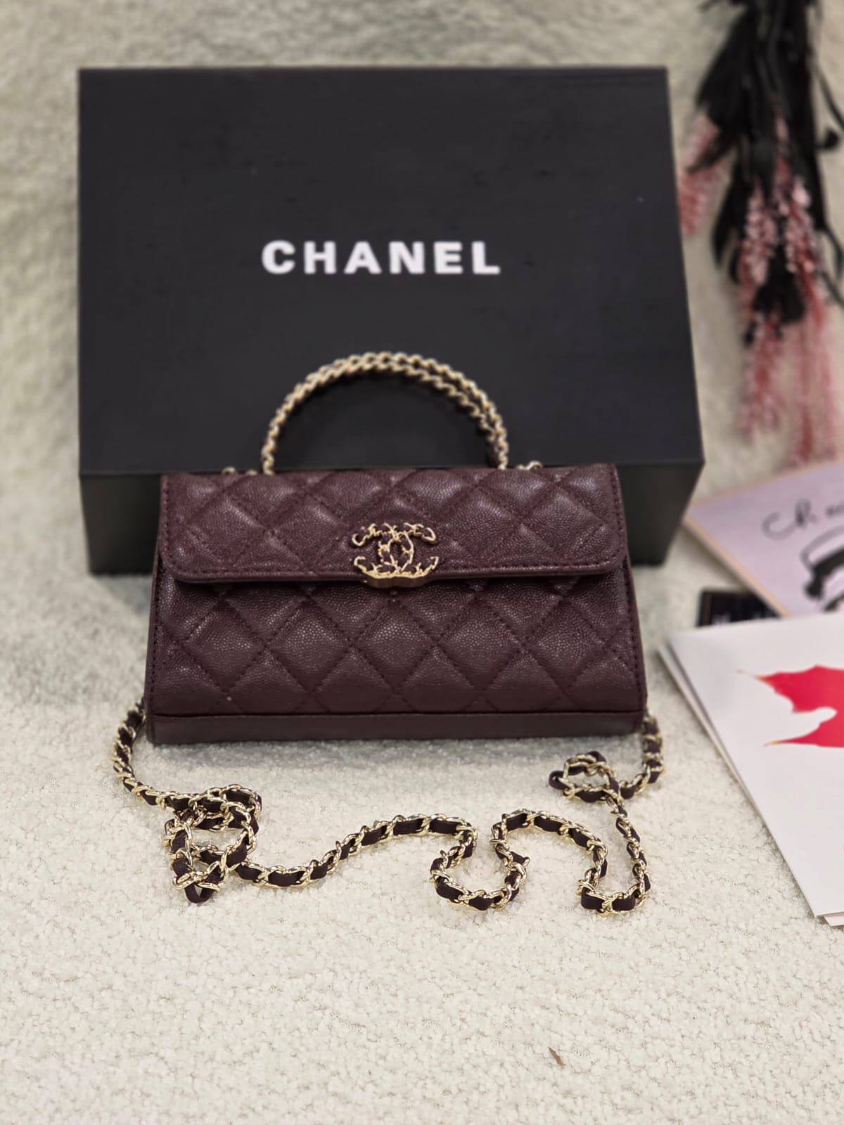 Chanel
Master
         19Cm
250 dhs👑

Zain131
♥️♥️♥️