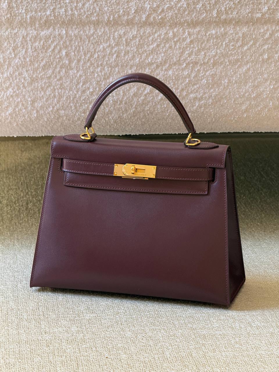 Hermes
kelly 28 cm💥Master quality ✅with box📦
460 dhs✅

Zain52
♥️♥️♥️